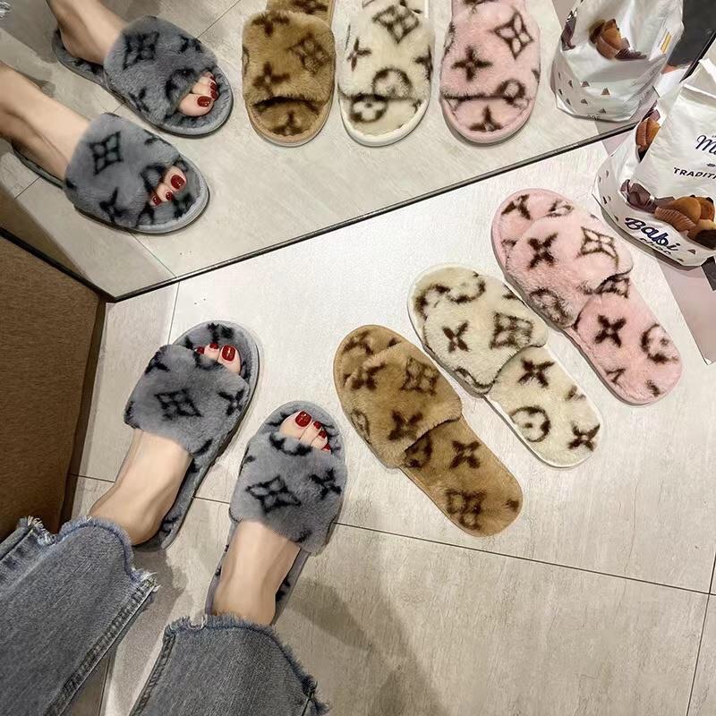 Lv hot sale home slippers