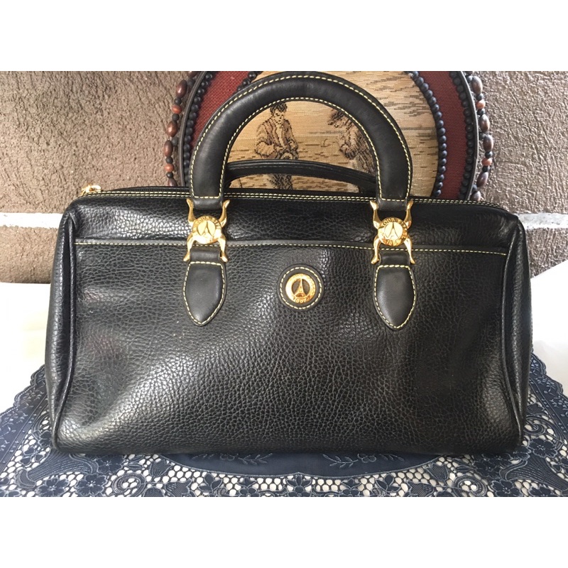 La tour eiffel 1887 preloved hand bag