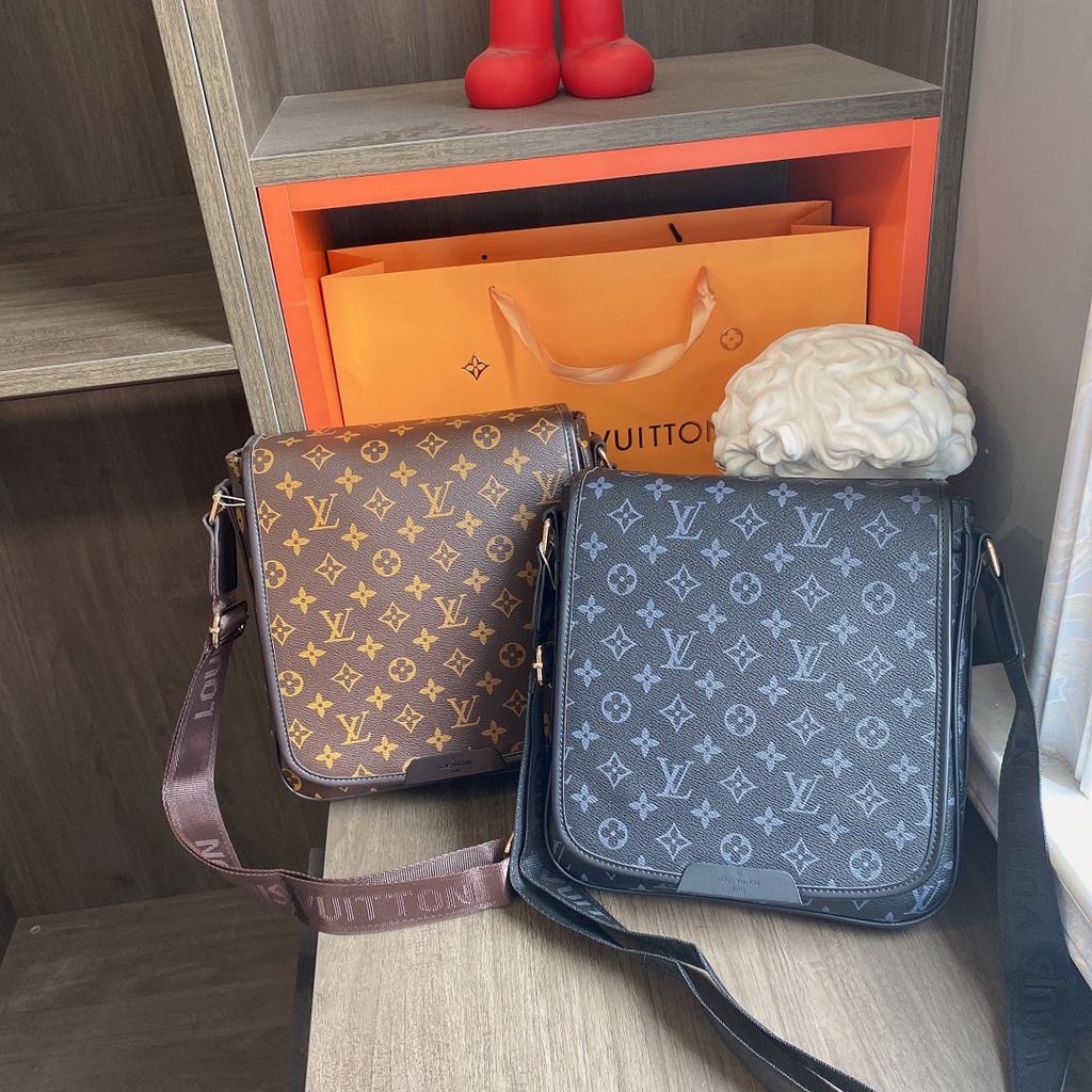 louis-vuitton shoulder bag men