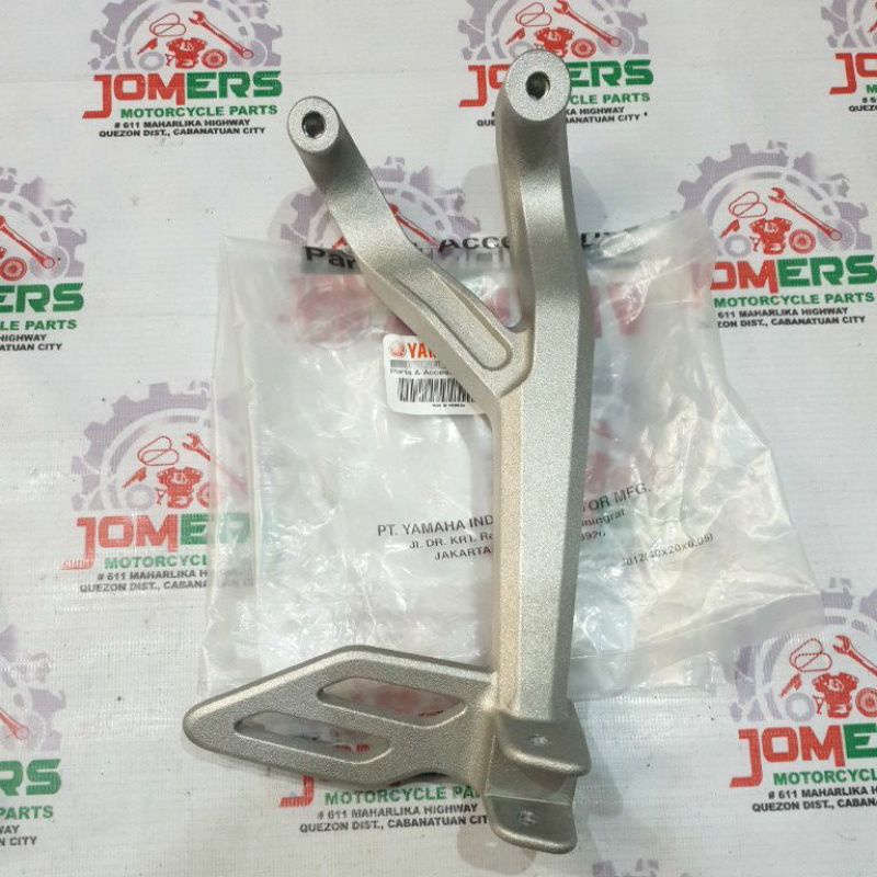 R15 V3 Rear Pillion Bracket Left Right Side Genuine S3 E Bk6 F741l 00 00 Bk6 F742l 00 00 0428