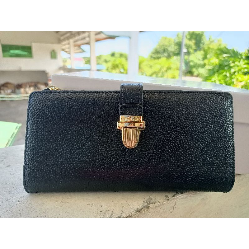 Michael kors wallet on sale used