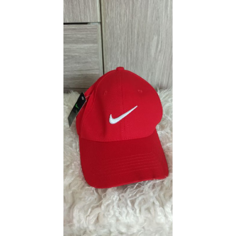 Nike on sale red cap