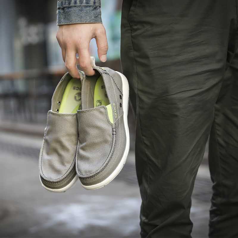 Crocs mens casual shoes sales
