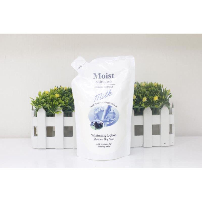 Moist Milk Whitening Lotion 250ml protects skin from UV rays skin soft