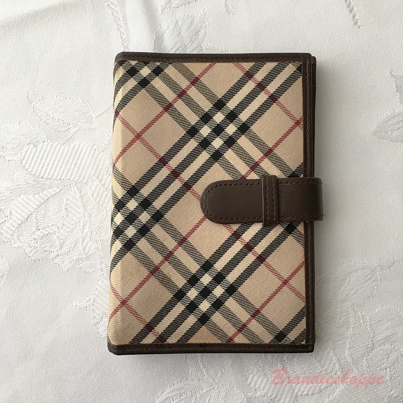 Burberry store agenda cover