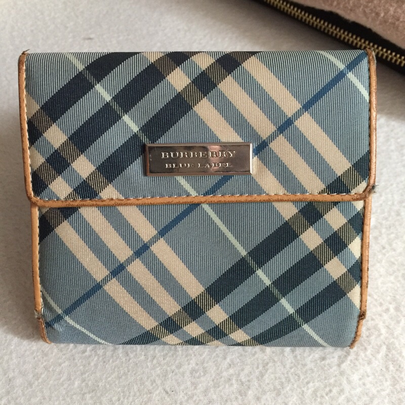 Burberry blue hotsell label wallet