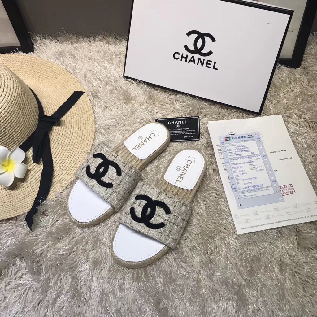 Chanel on sale female slides