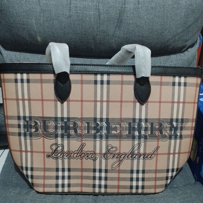 Burberry big tote online bag