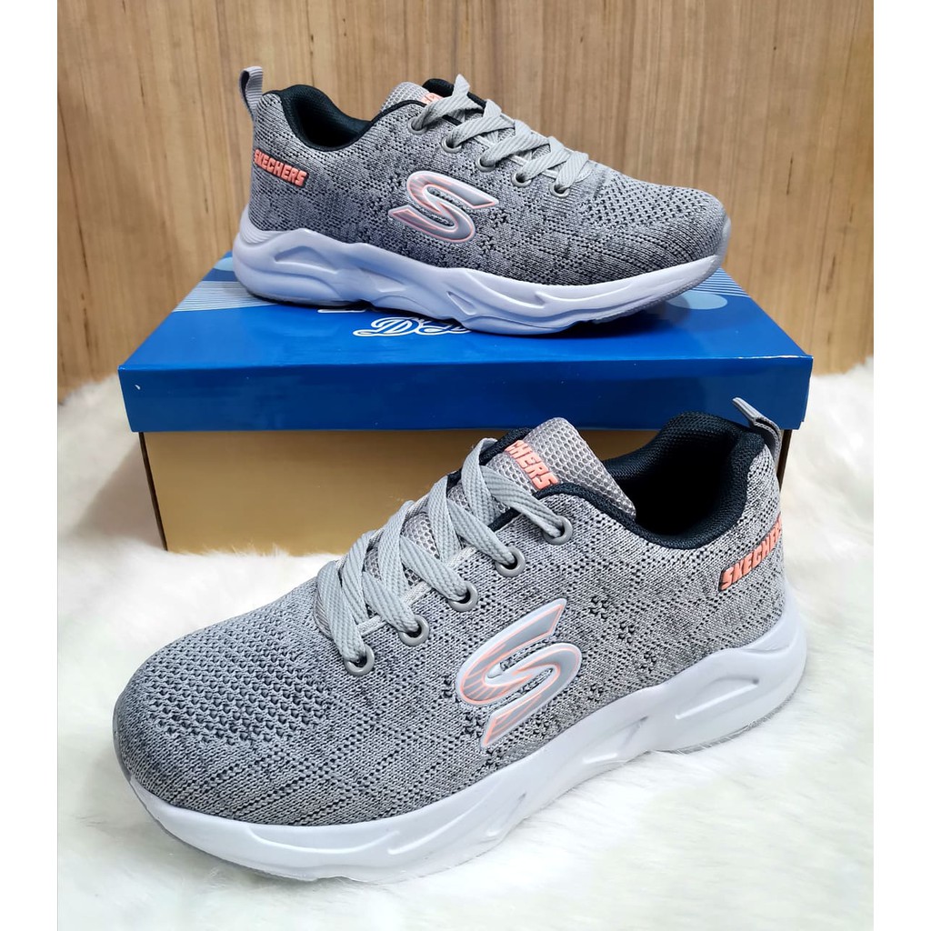 Skechers shoes outlet made in vietnam