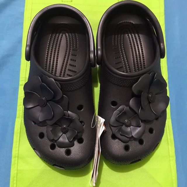 Crocs vivid hot sale blooms