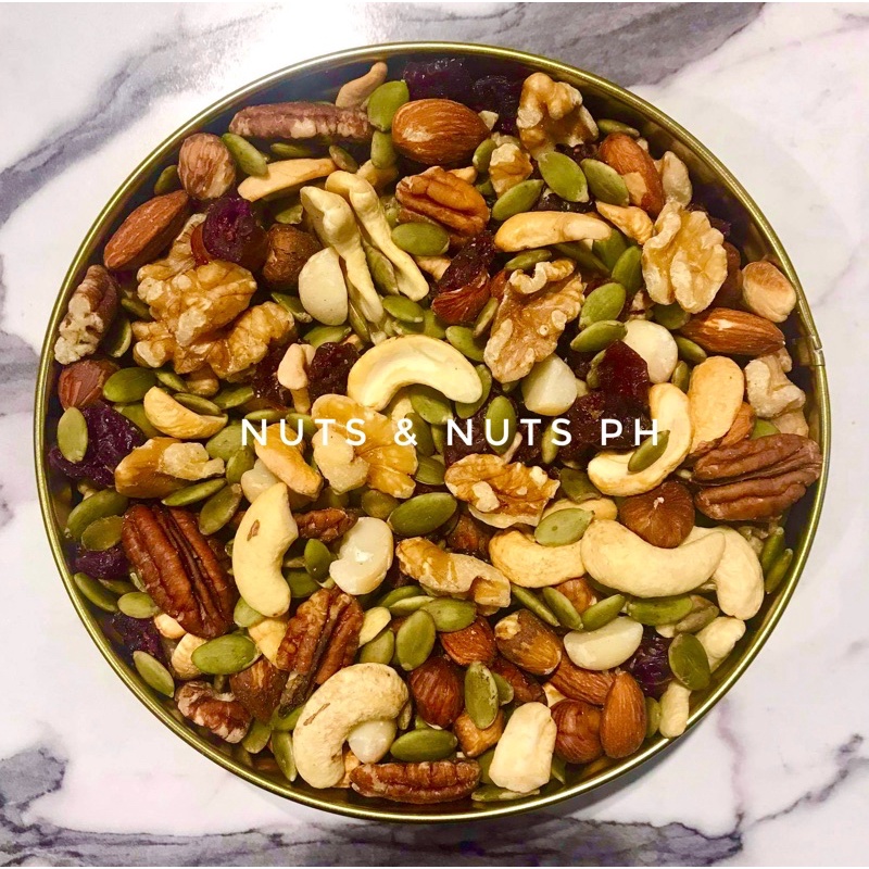 Mixed Nuts and Berries Trail Mix ( 500 grams net weight per can