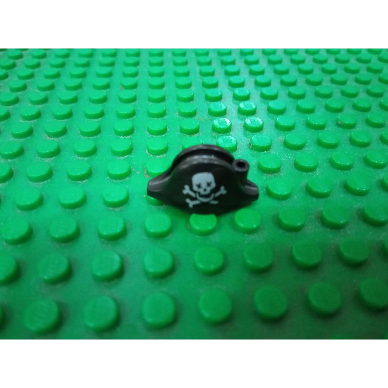 Authentic Lego Hat Pirate Bicorne With Skull With X Eyes And Crossbones Pattern No 2528pb10 1305