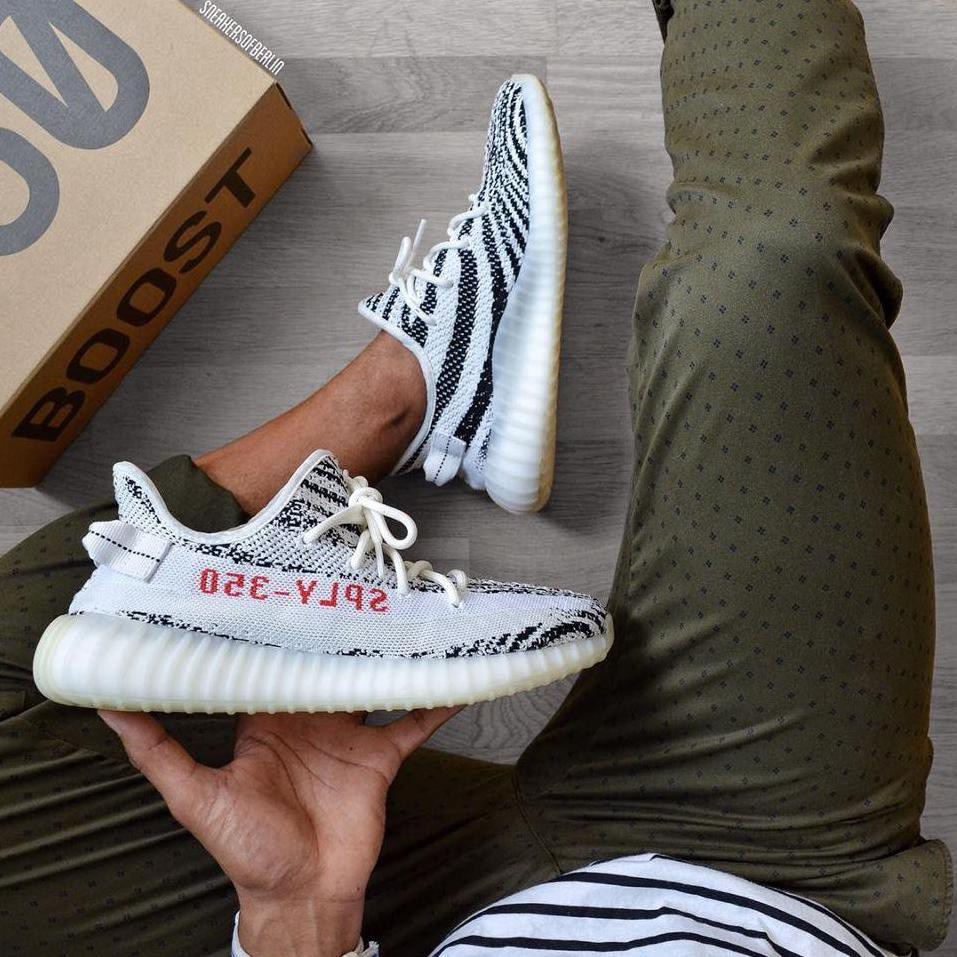 Womens hot sale zebra yeezys