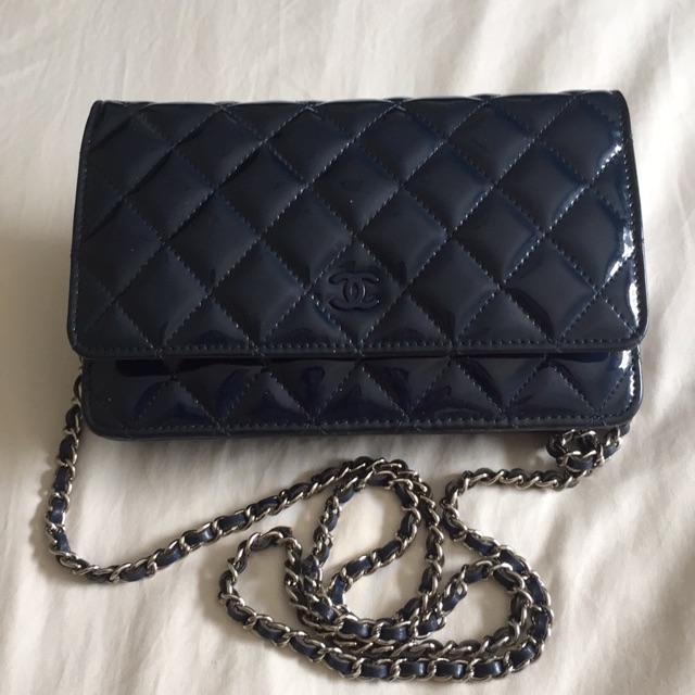 Authentic chanel wallet on chain