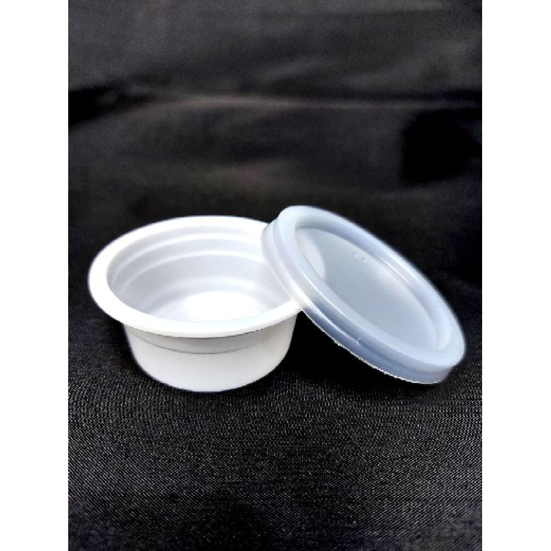 Plastic cup with clearance cover