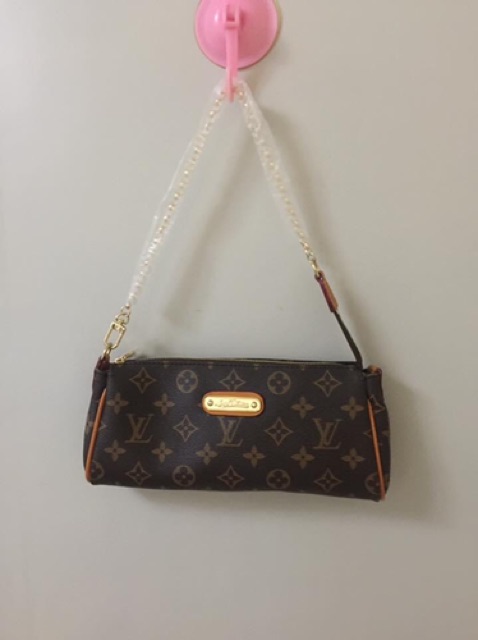 Louis Vuitton baguette sling bag