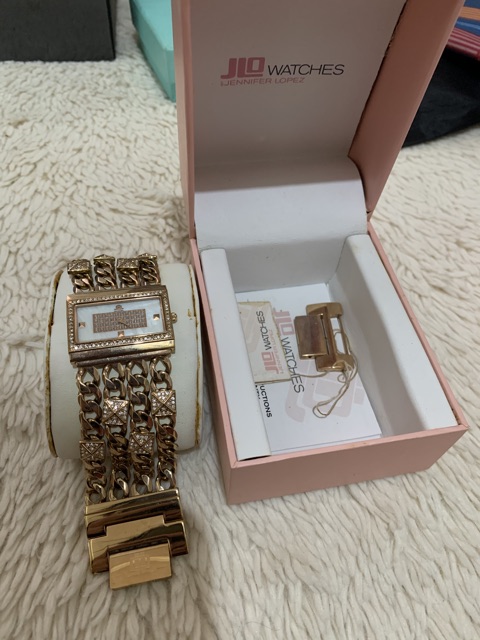 Jennifer lopez rose gold watch sale