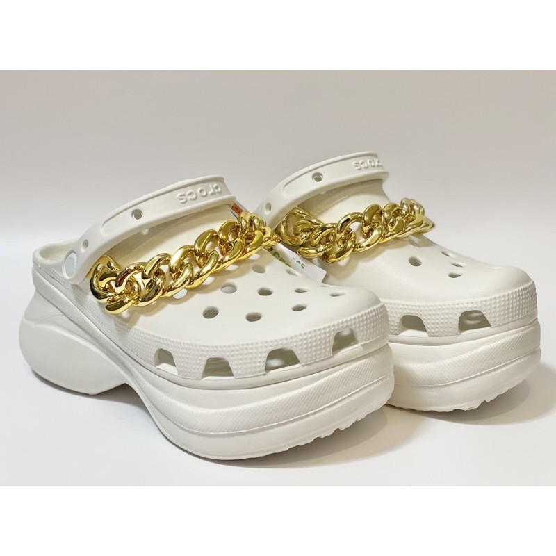 White crocs best sale with chain