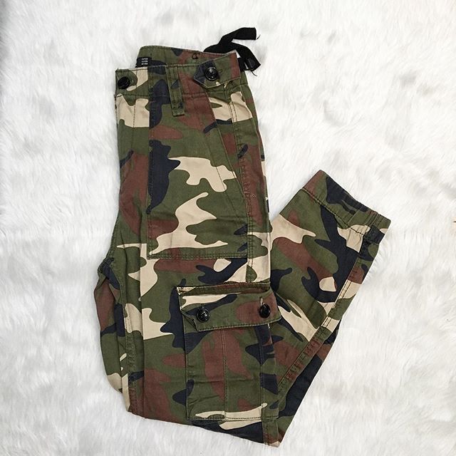 Bershka camo hot sale pants