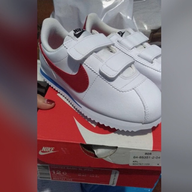 Nike cortez with store strap