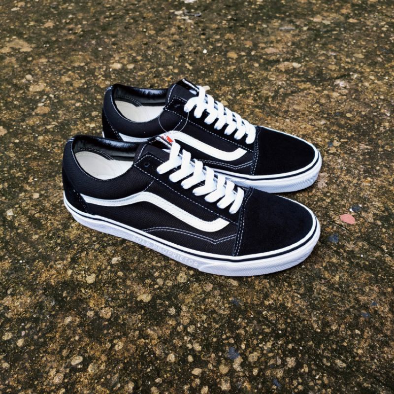 Vans classic black clearance white