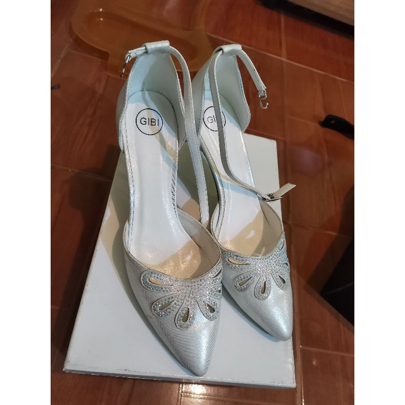 Used on sale wedding shoes