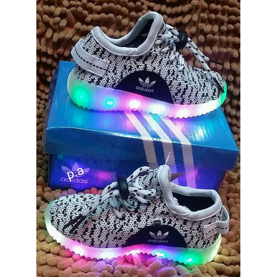 Scarpe hotsell led adidas