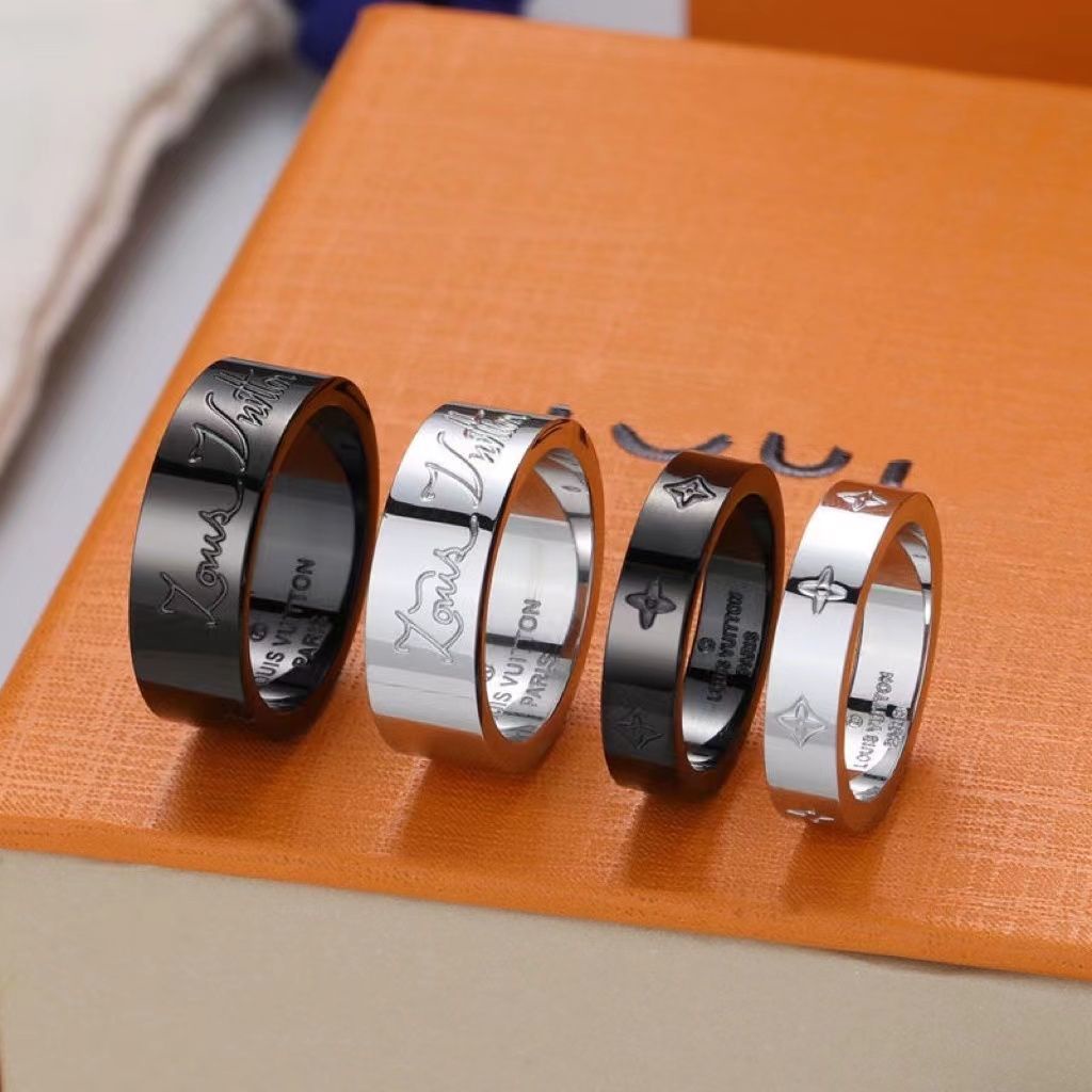 LV Donkey's Fashion Classic Couple Ring High-Value Letters All-Match ...