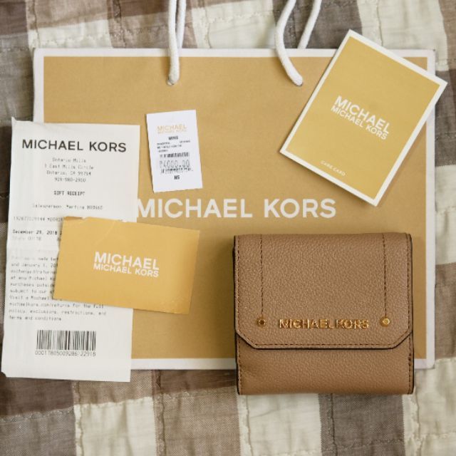 Michael kors hayes clearance trifold wallet