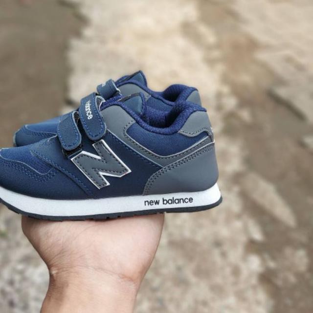 Children's new balance outlet velcro