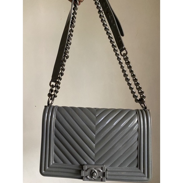 Original Chanel Jelly Toy Boy Sling No Dents Size:- Medium Price:-3600  Till:- 5040835 Buy Goods, By Lishie Essentials