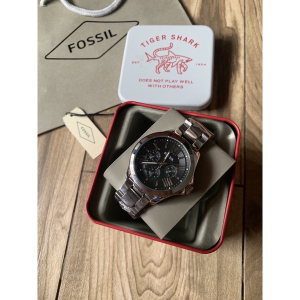 Fossil tiger best sale shark watch