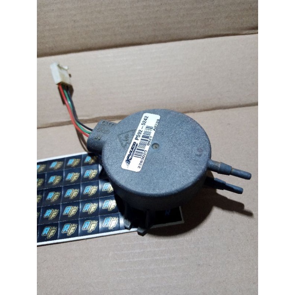 Kavlico P592-5242 TRANE Transducer Pressure Sensor Differential Sensor ...