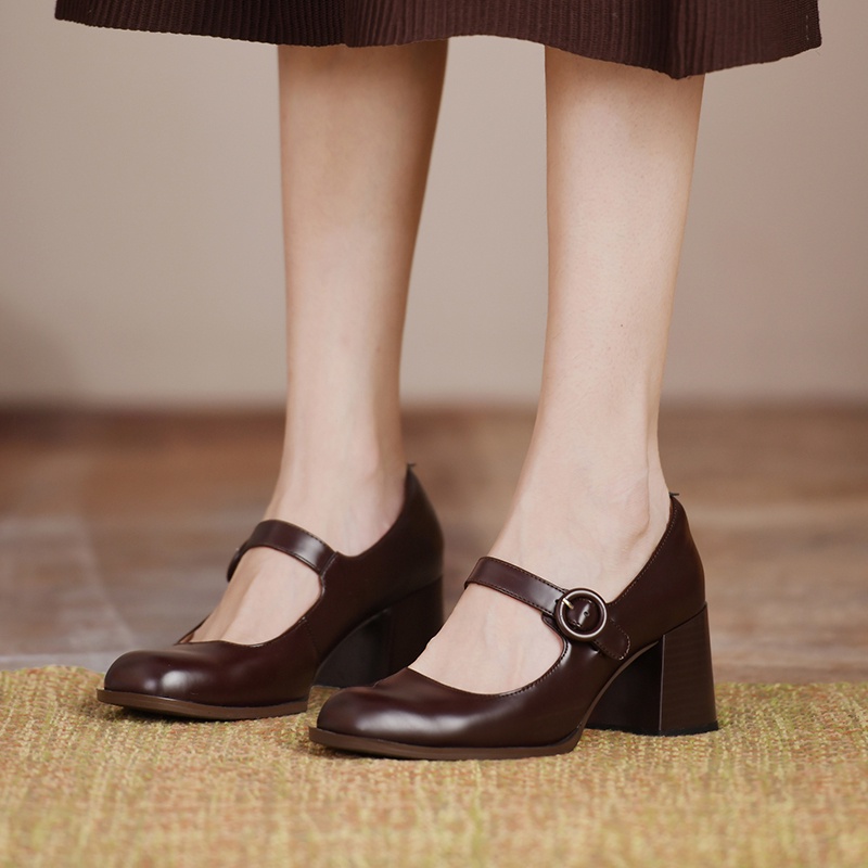 brown mary jane pumps