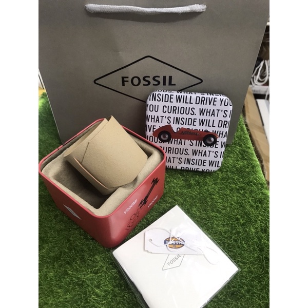 Fossil on sale watches boxes