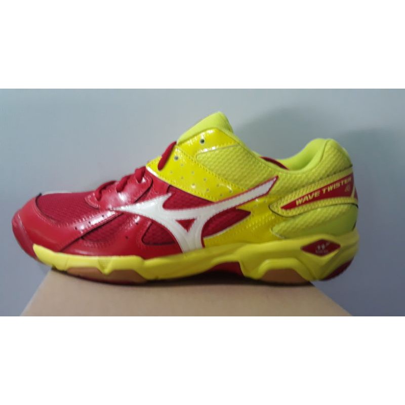 Mizuno wave twister 4 2024 red