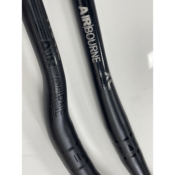 AIRBOURNE ULTRALIGHT HANDLE BAR 31.8 x 800mm Black riser/straight