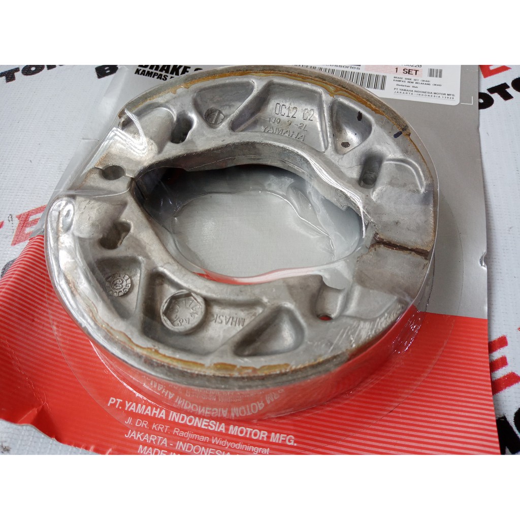 YAMAHA AEROX 155/AEROX 2020/DOXOU REAR BRAKE SHOE SET (YGP) (GENUINE ...