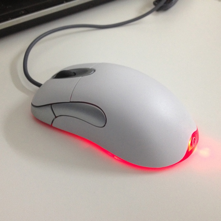 IO1.1 IE3.0 genuine CF through FireWire dedicated gaming mouse wired