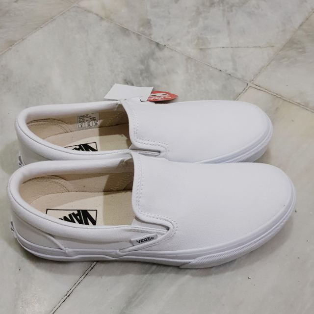 White Slip-On Shoes: The Epitome of Comfort and Style - Find Your Perf ...