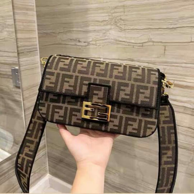 Fendi body online bag