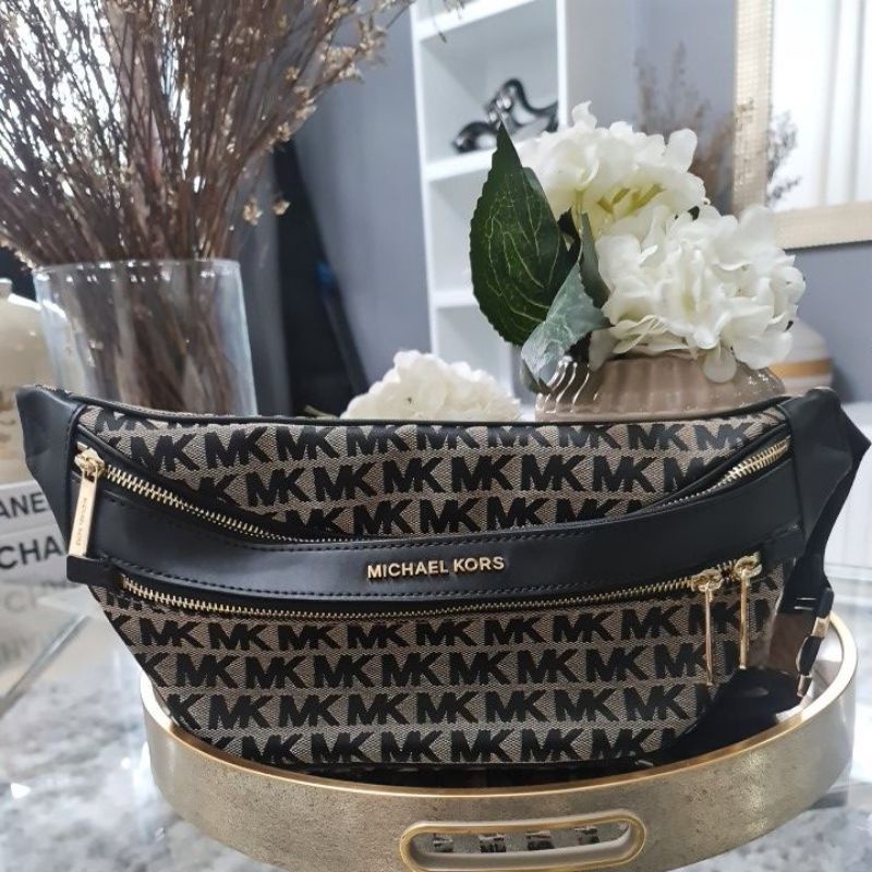 Michael kors kenly hot sale medium waist pack