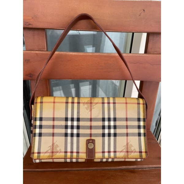 Burberry shop baguette bag