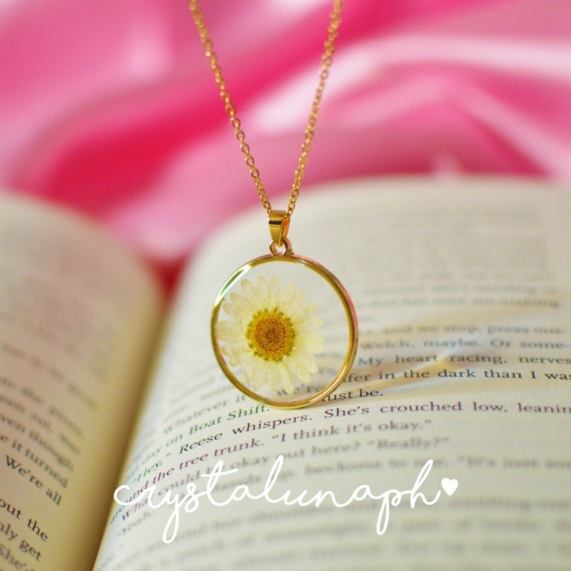 crystalunaph White Daisy Real Pressed Flower Resin Necklace