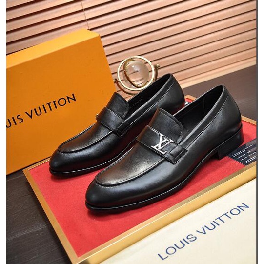 Louis Vuitton classic men's casual business leather shoes