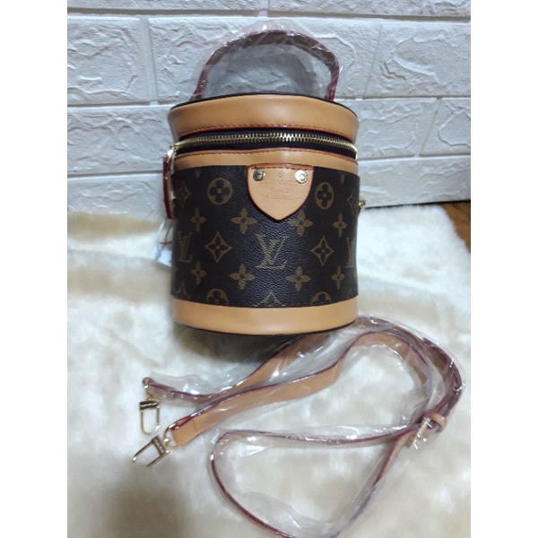 vanity Lv hand bag sling bag with padlock & key
