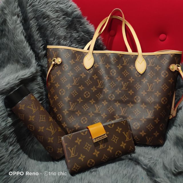 Repriced!! Louis Vuitton Bloomsbury in Monogram, Luxury, Bags & Wallets on  Carousell