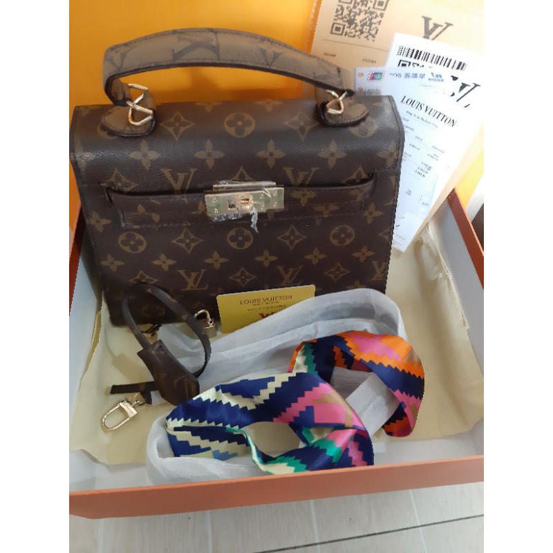 LV Kelly hand bag/sling bag
