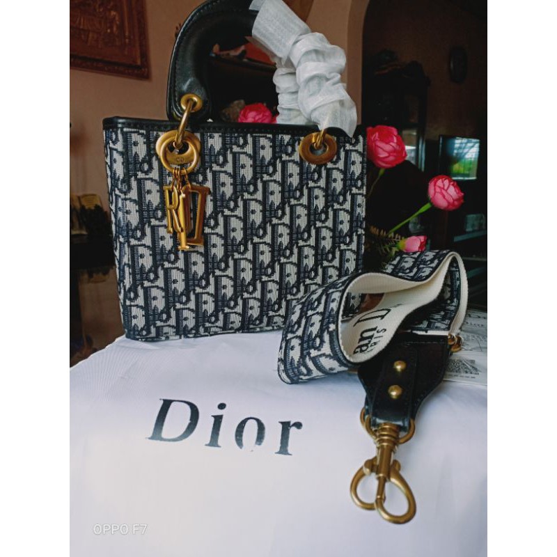 Christian dior box outlet bag