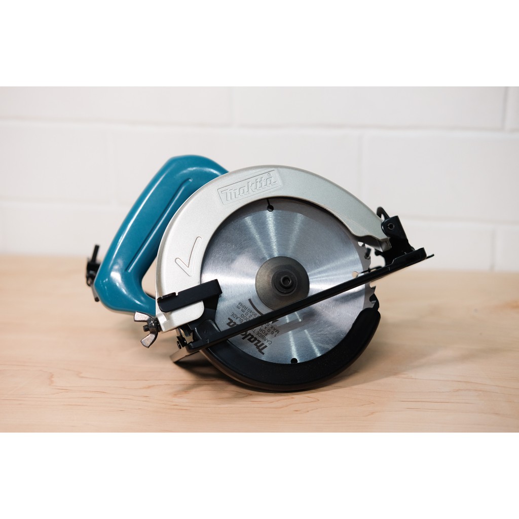 Makita 5606b circular saw sale